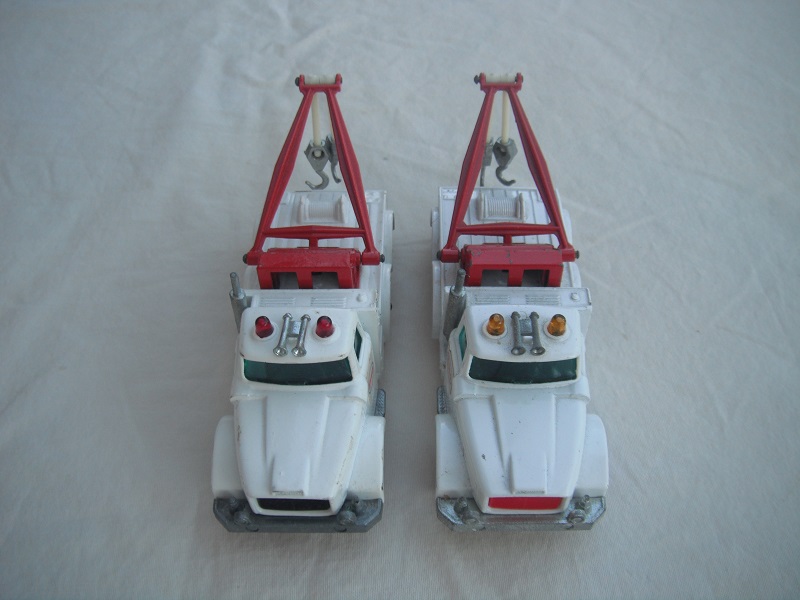 K2C Scammell Heavy Wreck Truck variations with large cones prepro on left.jpg