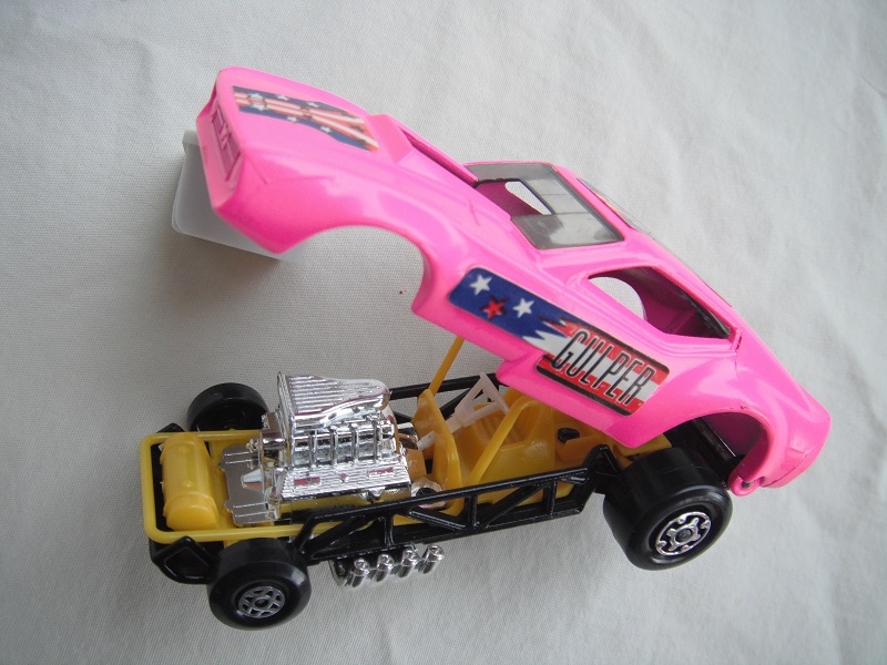 K38A Gus's Gulper bell shaped ES yellow interior yellow cage.jpg