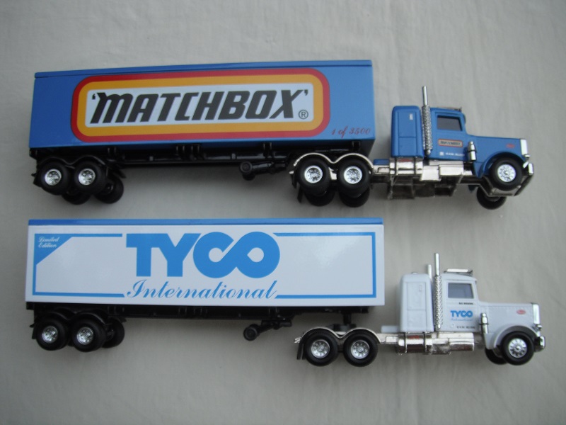 K186A Peterbilt Container Truck Matchbox & Tyco pic#2.jpg