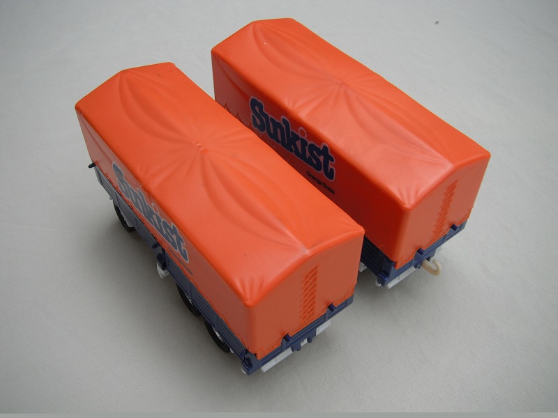 K21D Ford Transcontinental Sunkist trailer with or without tow hook.jpg