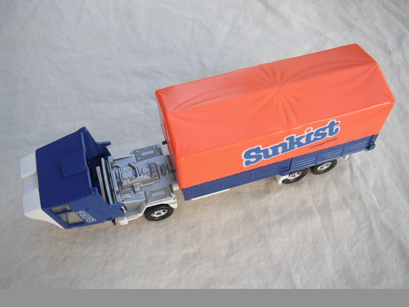 K21D Ford Transcontinental Sunkist fwd. tipping cab.jpg