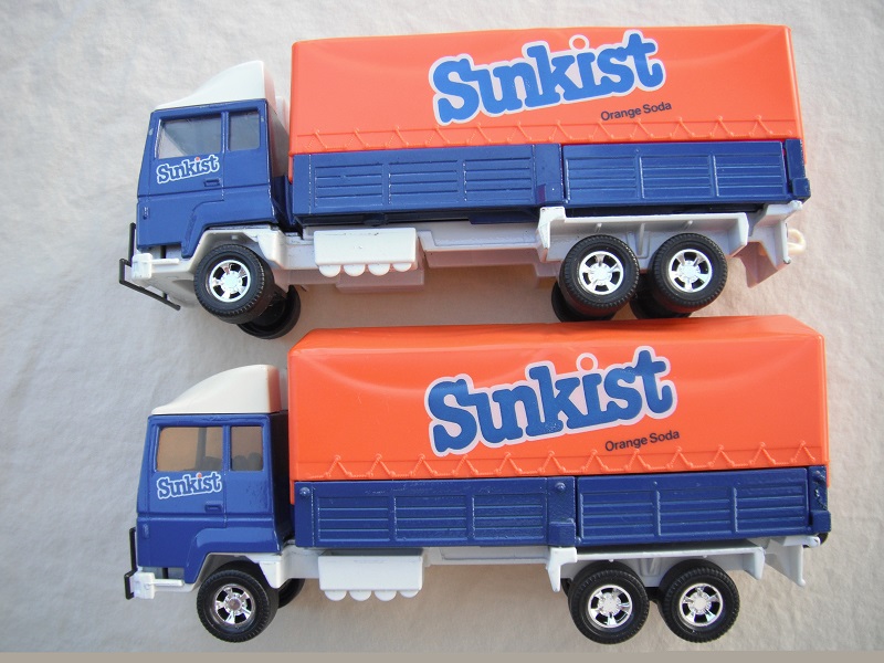 K21D Ford Transcontinental Sunkist amber or clear windows.jpg