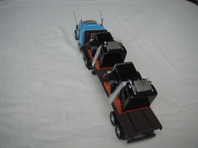 K192A Peterbilt Lowloader pic#4.jpg
