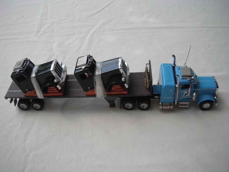 K192A Peterbilt Lowloader pic#3.jpg