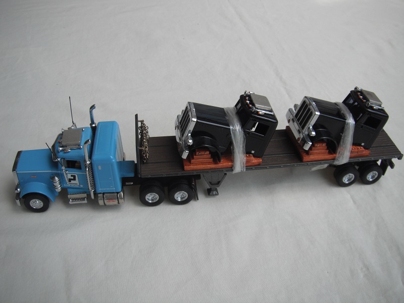 K192A Peterbilt Lowloader pic#2.jpg