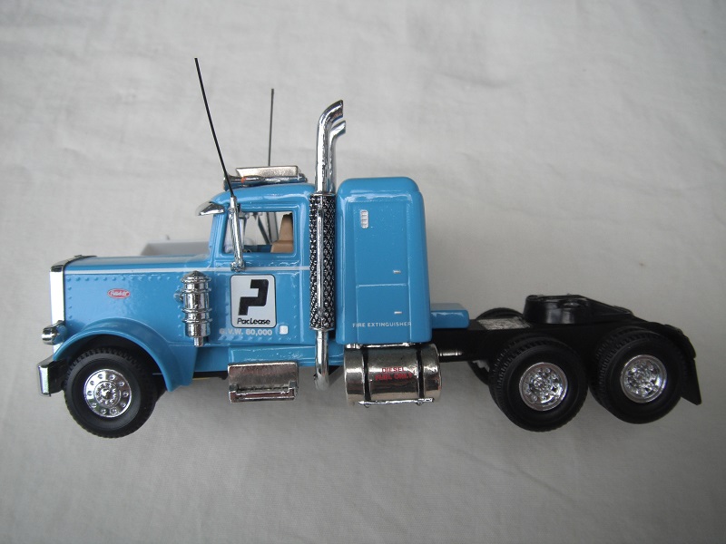 K192A Peterbilt Lowloader cab pic#2.jpg