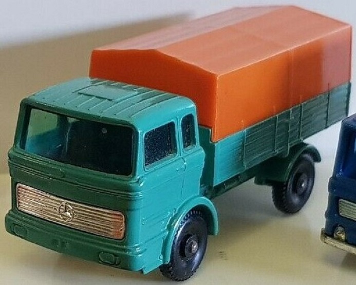 14 Nearside view of Mercedes Truck No 1 with thin step and no rear mudguard braces.jpg