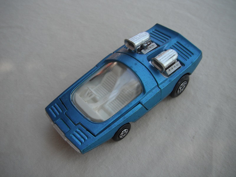 10.Metallic blue body/K36/K41 matt black base/clear windshield/white interior.