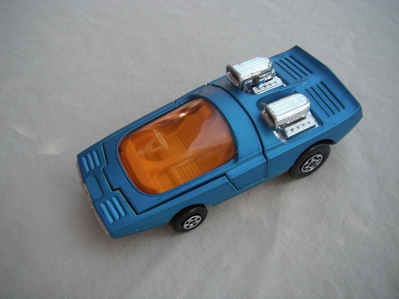 9. Metallic blue body/K36/K41 matt black base/amber windshield/dk.yellow interior.
