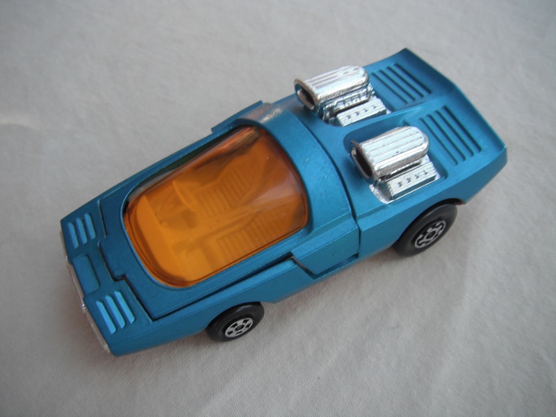 3. Met.blue body/K36 dk.red base/amber windshield/white interior.