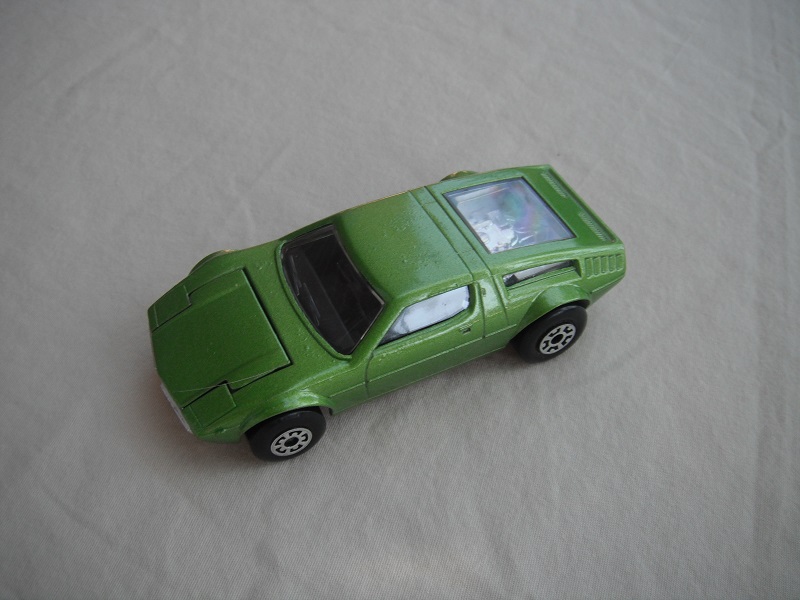 18.Met. lt.green body/Superkings silver base/Bulgaria made/black interior/clear windows.