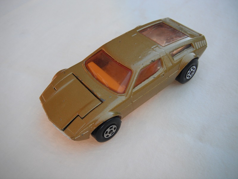 1. Gold body/Speedkings gold base/England made/dark yellow interior/amber windows.