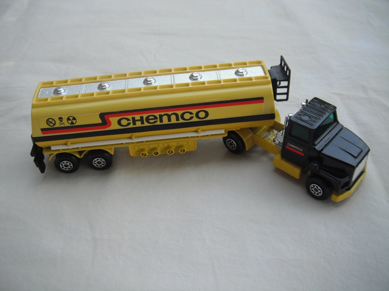 K16B Petrol Tanker Chemco with Maltese Cross wheels pic#2.jpg