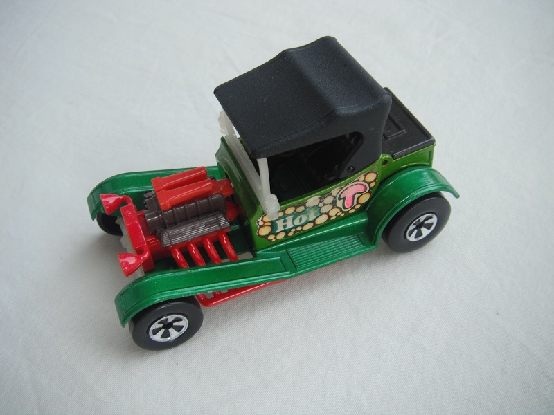 3. PP/lime body/dark green chassis/K50-53 Speedkings base/steps rear/wheels:5SC fwd, L5SC rear/red &amp; white plastic parts.