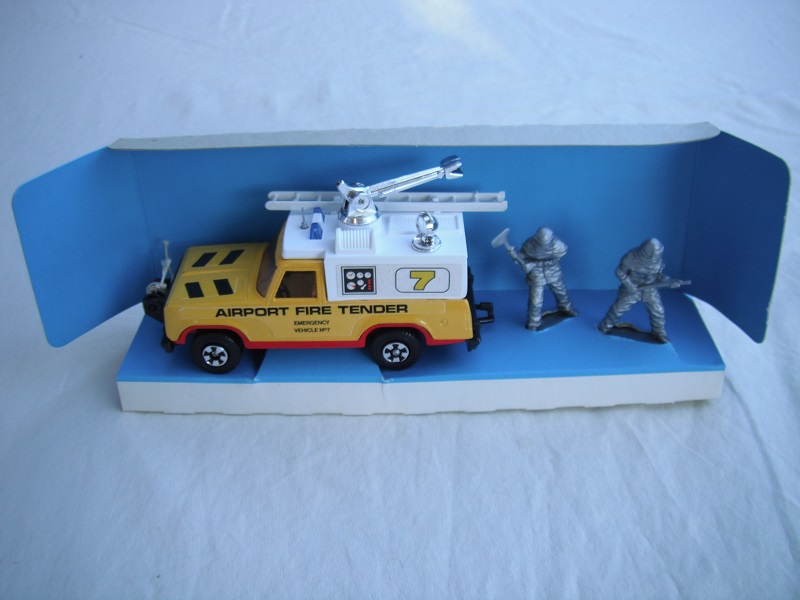 K75A Airport Fire Tender box pic#1b.jpg