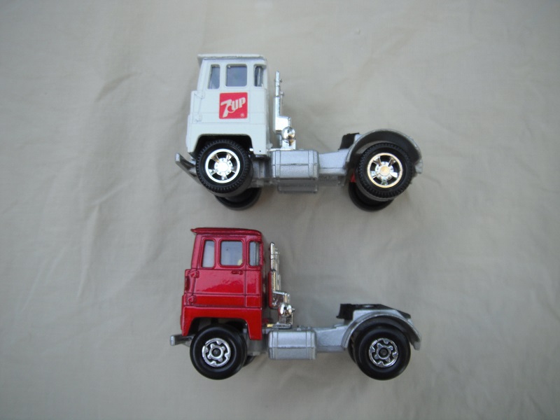 K17B Scammell Articulated Container Truck wheel variations.jpg