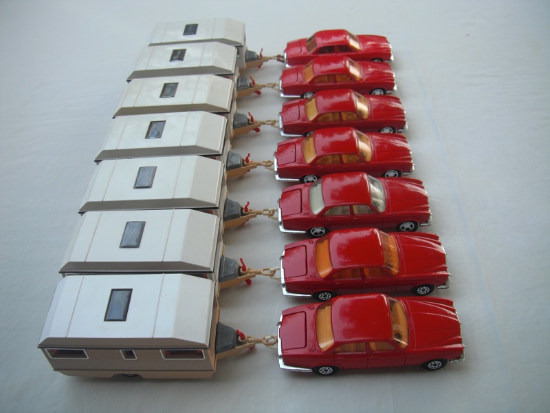 K69A Jaguar Sedan & Europa Caravan red body group pic#3.jpg