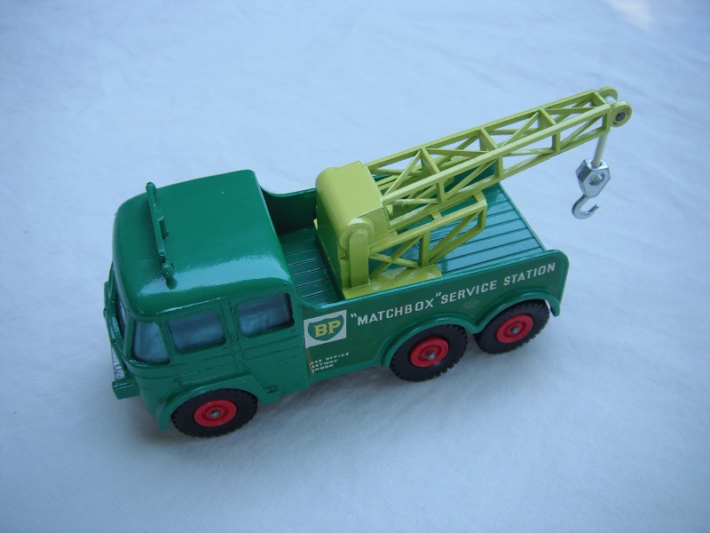 4. Green body/typ A cab roof/typ A blk base/BPT w/red hubs/lt.yel jib/sil hook typ C/short cable/LL/sil headlights.