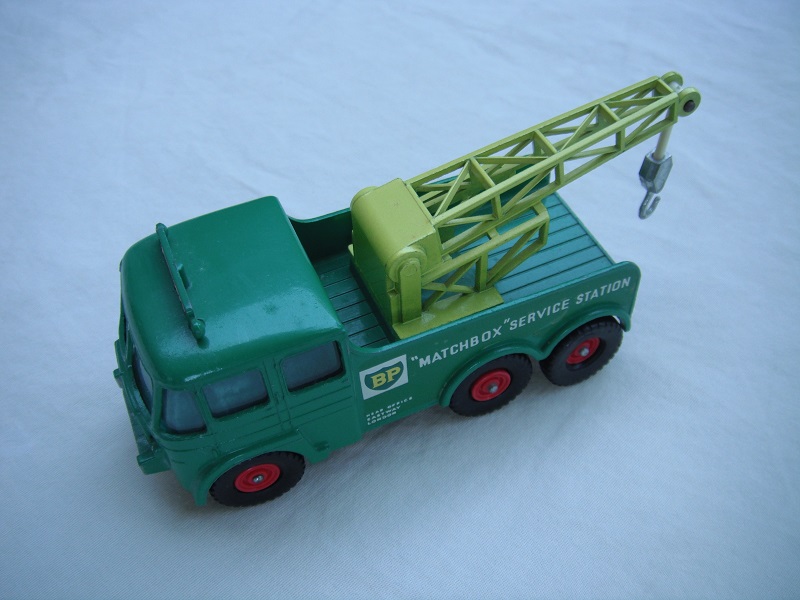 3. Green body/typ A cab roof/typ A blk base/BPT w/red hubs/lt.yel jib/sil hook typ B/short cable/LL/sil headlights.
