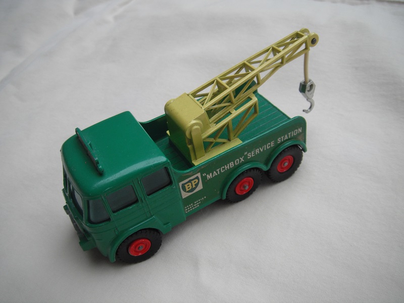 2. Green body/typ A cab roof/typ A blk base/BPT w/red hubs/lt.yel jib/sil hook typ B/long cable/LL/sil headlights.