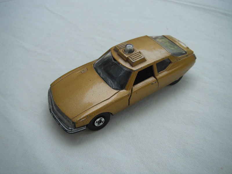 6. Gold body/black base/Bulgaria/black interior/clear windows/no tow hook/no labels.