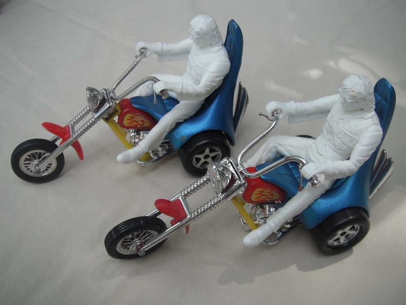 K47A Easy Rider red or dark red gas tanks pic#1.jpg