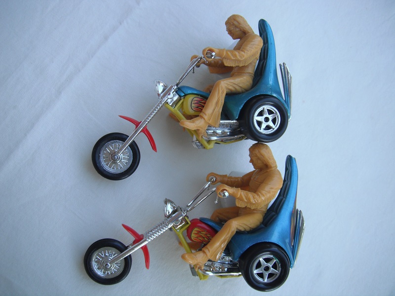 K47A Easy Rider red or yellow gas tank.jpg