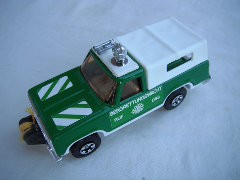 9. Green body/white canopy/white base/K65/Superkings/amber windows/&quot;Bergrettungswacht&quot; labels.