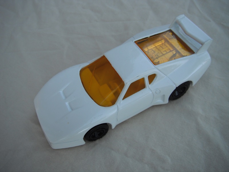 17.White body/white base China/white interior/amber windows &amp; headlights/unchromed wheels/&quot;Ferrari 147&quot;/Graffic Traffic series.