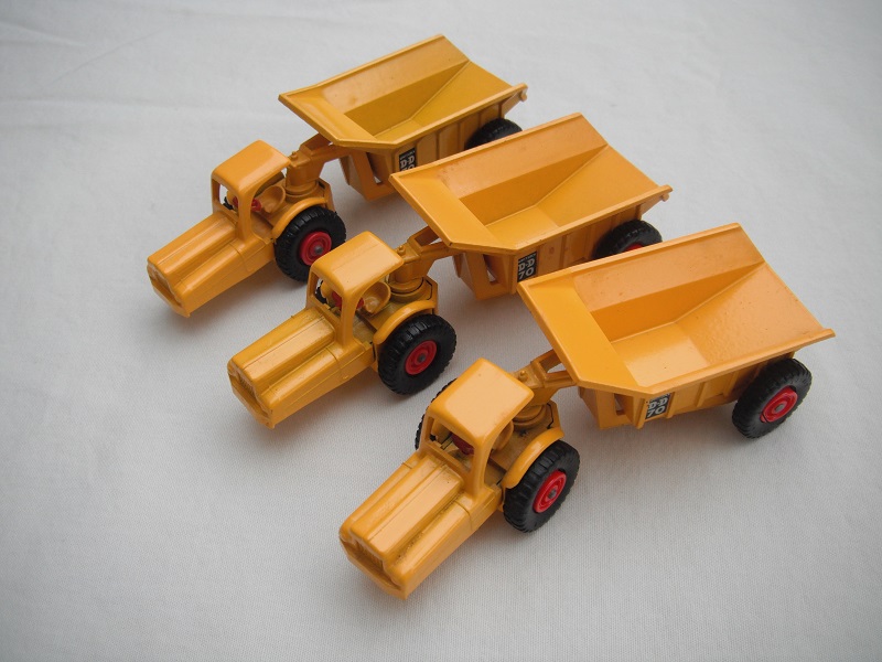 M10A Whitlock Dinkum Dumper red wheels group picture.jpg