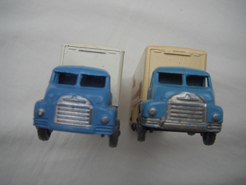 M2A Bedford Articulated Walls Ice Cream Lorry silver trim variations.jpg