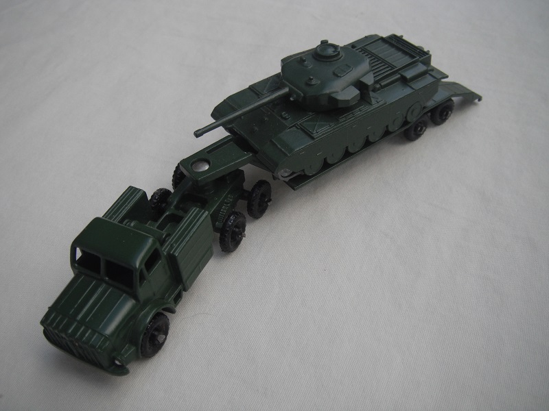 2. Dk.green transporter/blk base/KBPW/type A axles/type B trim/dk.grn tank/blk base/gry tracks/metal rollers.