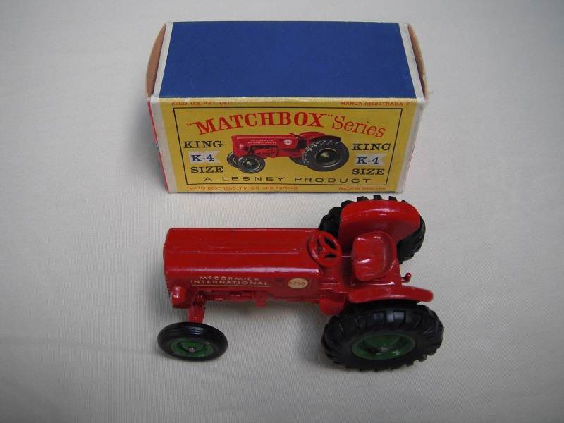 K4A International Tractor type D box with model.jpg