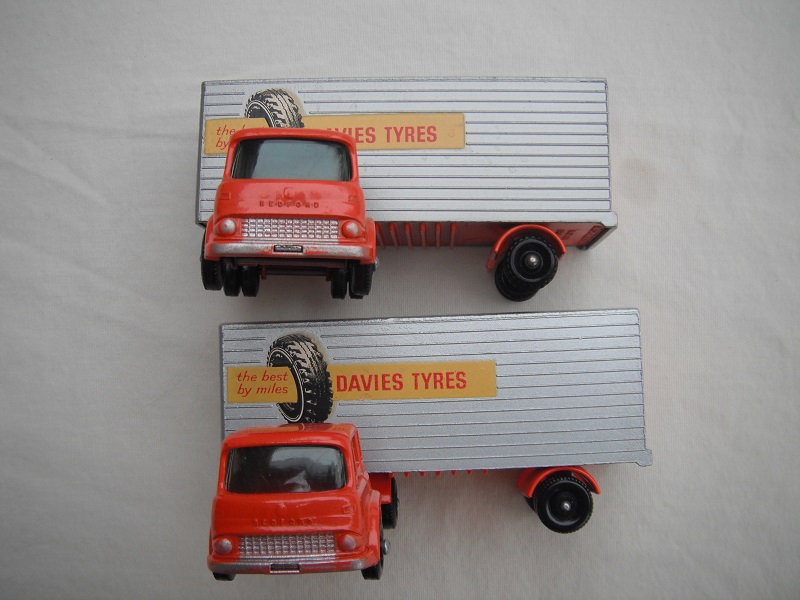 M2B Bedford Articulated Freight Truck light orange or orange cabs.jpg