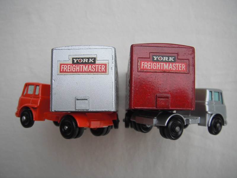 M2B Bedford Articulated Freight Truck. York Freightmaster decals.jpg