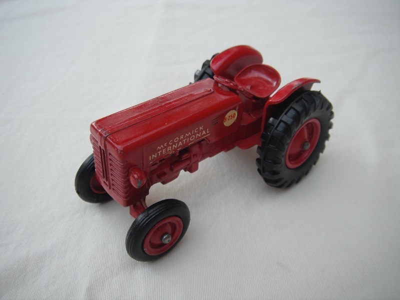 4. Red body &amp; base/no hole on base/red metal hubs/round tow hook/red headlights/small decal.