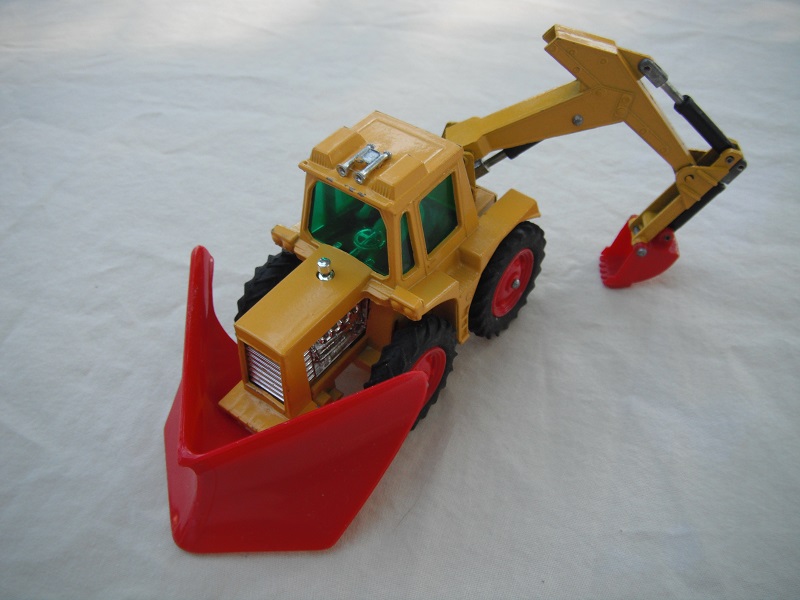 18.Dk.yellow tractor/red plow/yellow backhoe &amp; red scoop/green windows/thin tires/dk.red hubs/dk.red int/1984 England cast.