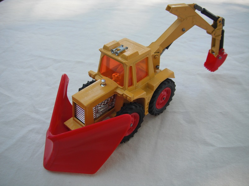 17.Dk.yellow tractor/red plow/yellow backhoe &amp; red scoop/amber windows/thin tires/dk.red hubs/dk.red int/1984 England cast.