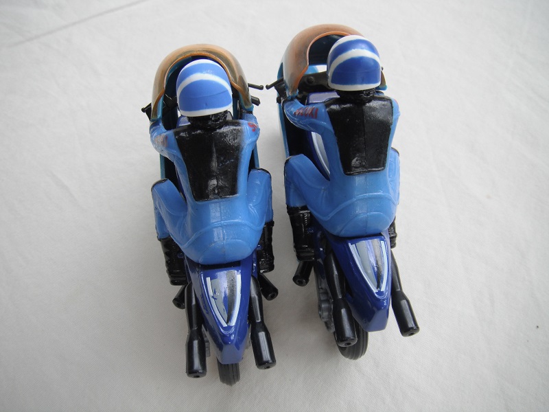 K81A Suzuki Motorcycle blue or dark blue helmet.jpg