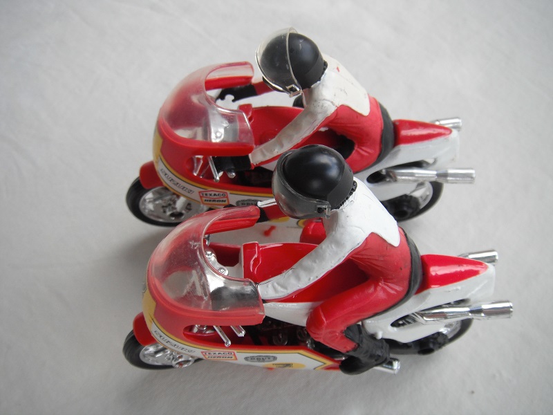 K81A Suzuki Motorcycle red or dark red frame pic#1.jpg