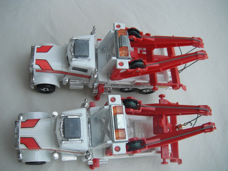 K20C Peterbilt Wrecker white body with red or dark red jib pic#1.jpg