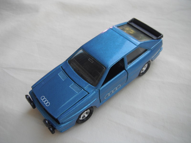 20.Blue body/black large &quot;Macau&quot; base/5 spoke mag wheels/clear windows/clear headlights/&quot;Audi logo on hood &amp; side doors.