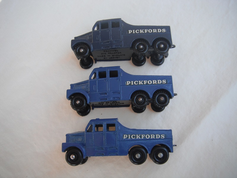 M6A Scammell Tractor & Transporter in blue or dark blue wheel variations.jpg