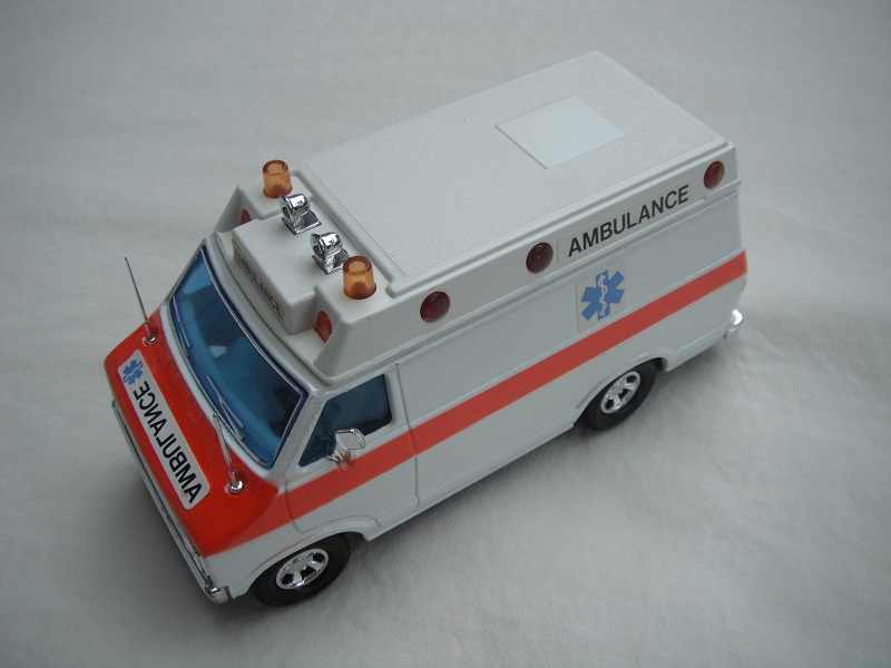 12.Wht body/blk base/blue windows w/sil trim/amb dome lts/two antennas/HL type B/SL type C/RL type A/upside down lbl right side.