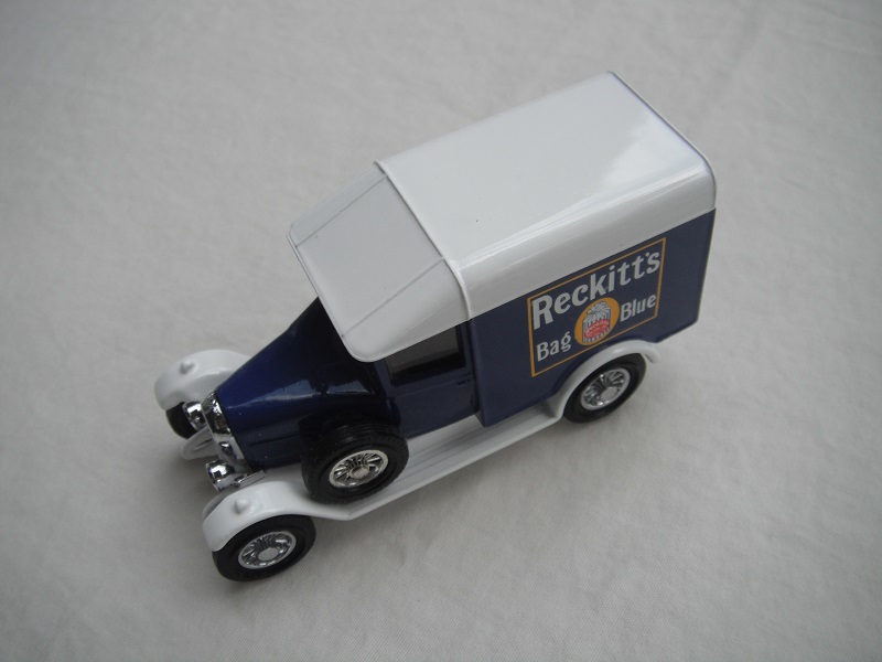 8.  Blue body/white roof &amp; chassis/no side windows/white base/China/12 spoke chrome wheels.