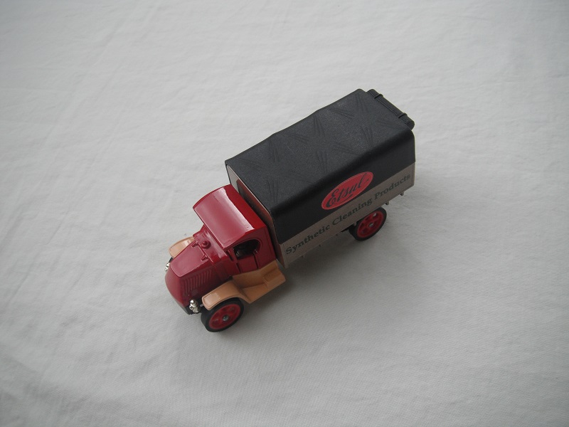 3. Dark red &amp; cream cab/gold bed/black canopy/brown base/England/red wheels.