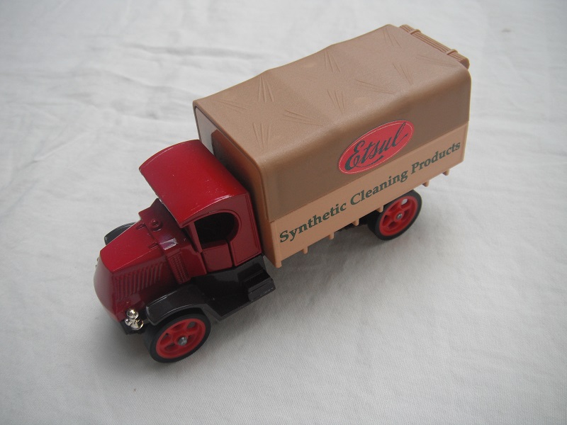 1. Dark red &amp; brown cab/fawn bed/tan canopy/brown base/England/red wheels.