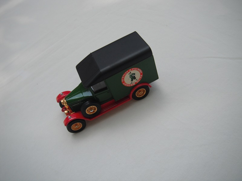 3. Green body/black roof/red base/China/YY047/SA printed/12 spoke copper wheels.