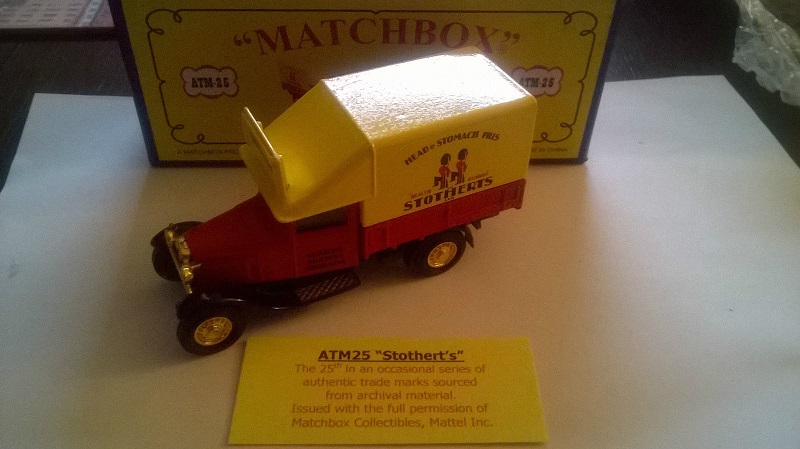 ATM25 1932 Ford AA Truck Stotherts red & yellow.jpg