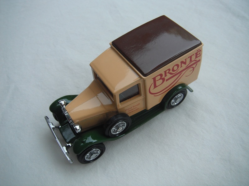 3. Model 'A' van/Cream body/brown roof/green base/China/12 spoke chrome wheels.